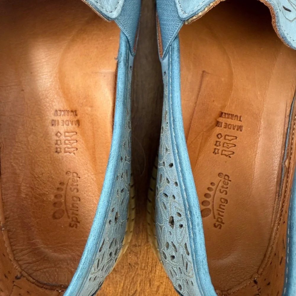 Spring Step Women Blue Leather Floral Laser Cut‎ Slip On Loafer Flats Size 37